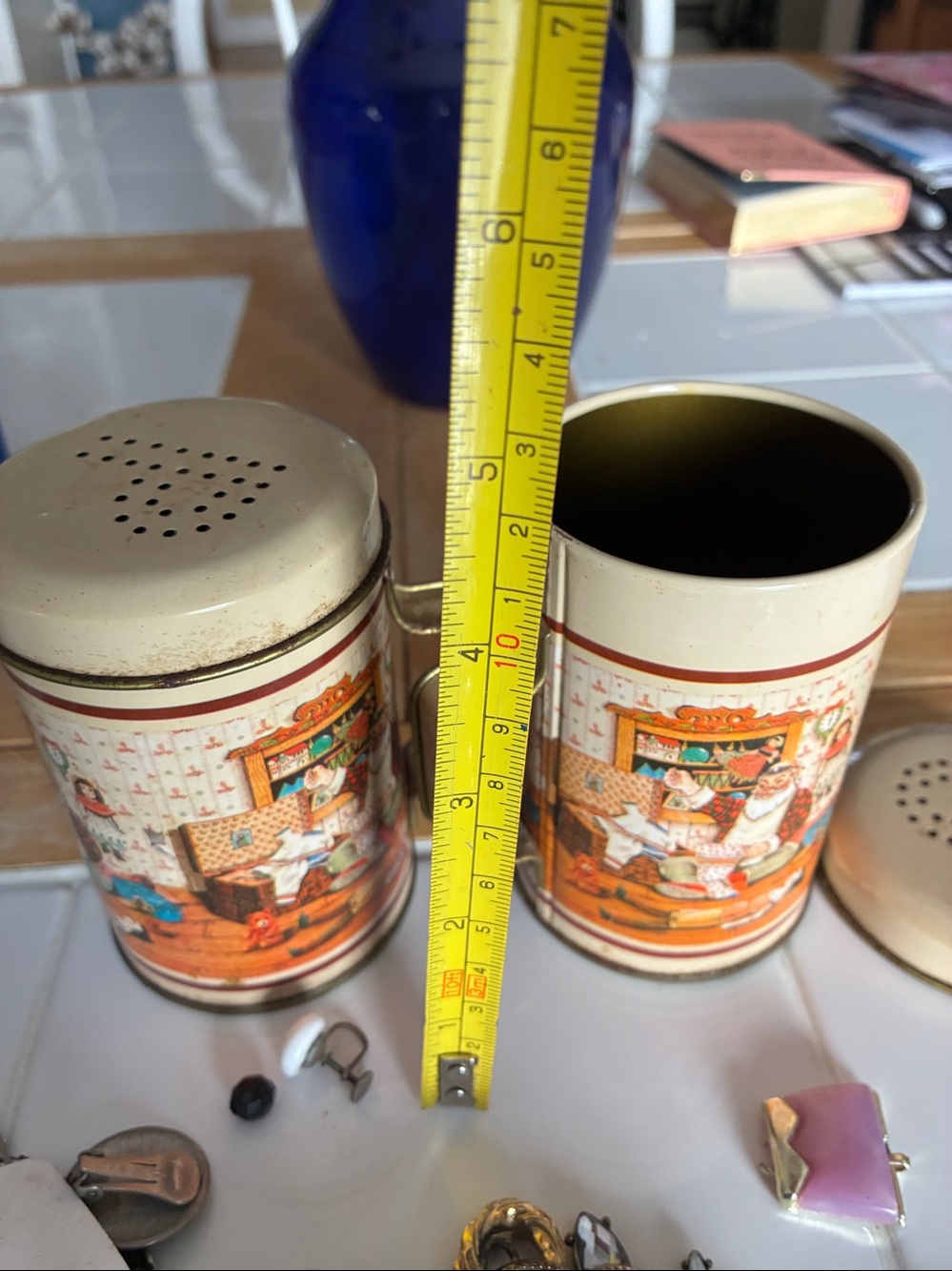 Vintage Holiday Kitchen Salt and Pepper Shakers - Cream and Multicolor - Picture 13 of 13